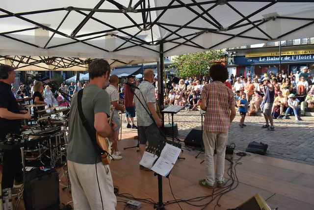 Ad Lib 8tet (Rues en Sc&egrave;ne) en concert